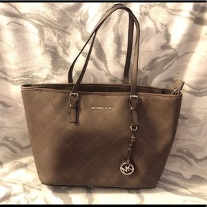 🤍 Gray Michael Kors Tote Bag 🤍